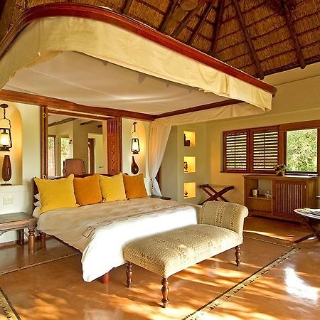 Sanctuary Chobe Chilwero Hotel Kasane Exterior photo