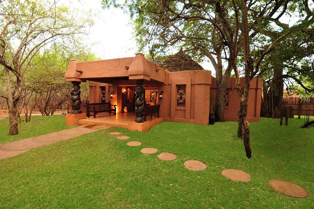 Sanctuary Chobe Chilwero Hotel Kasane Exterior photo