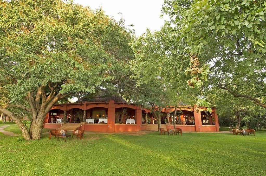 Sanctuary Chobe Chilwero Hotel Kasane Exterior photo