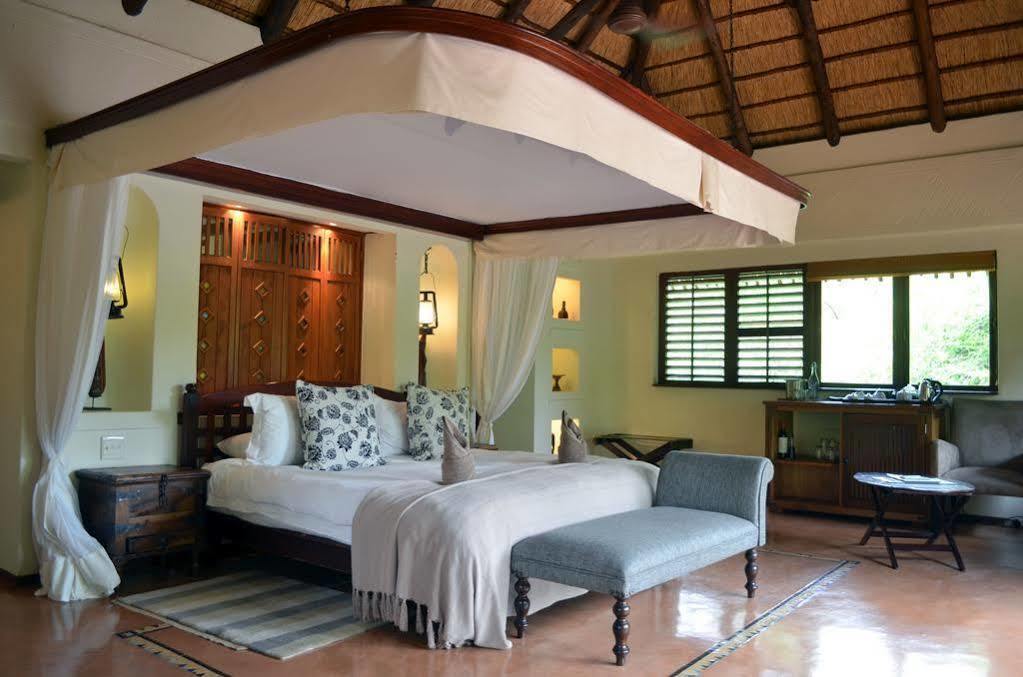 Sanctuary Chobe Chilwero Hotel Kasane Exterior photo